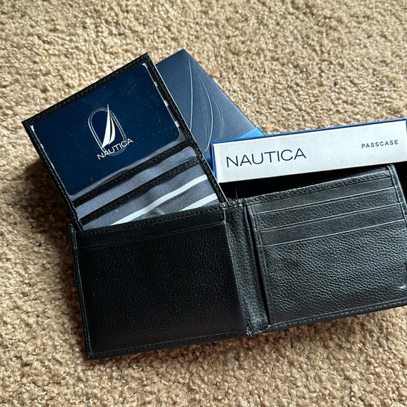 MEN’S NAUTICA BIFOLD PASSCASE  BLACK GENUINE LEATHER WALLET. NWT - Picture 3 of 5